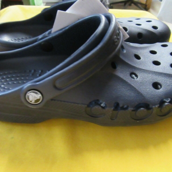 Crocs Men's and Women's Baya Clogs - Picture 1 of 3